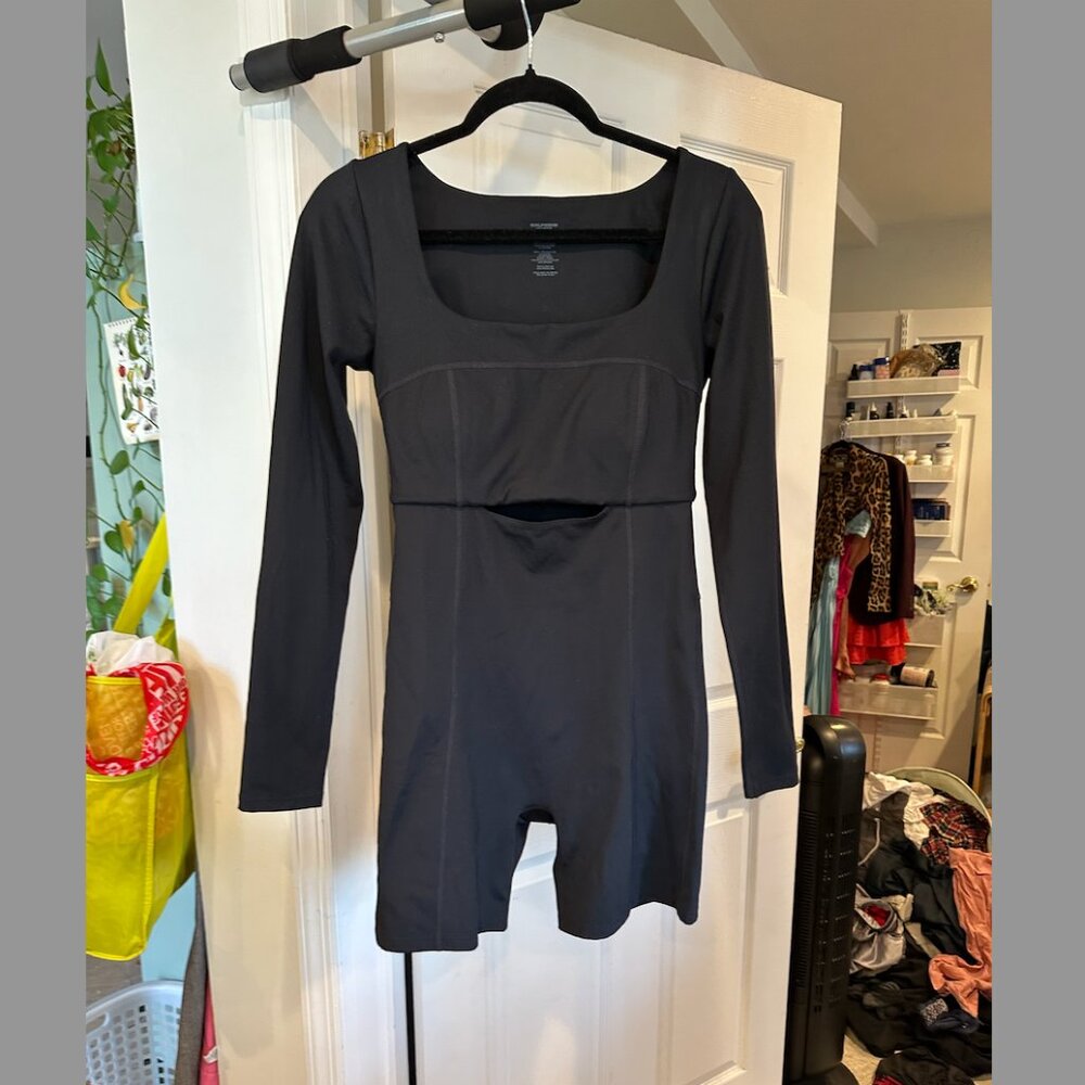 Girlfriend Collective Dylan Long Sleeve Unitard in black (size M)